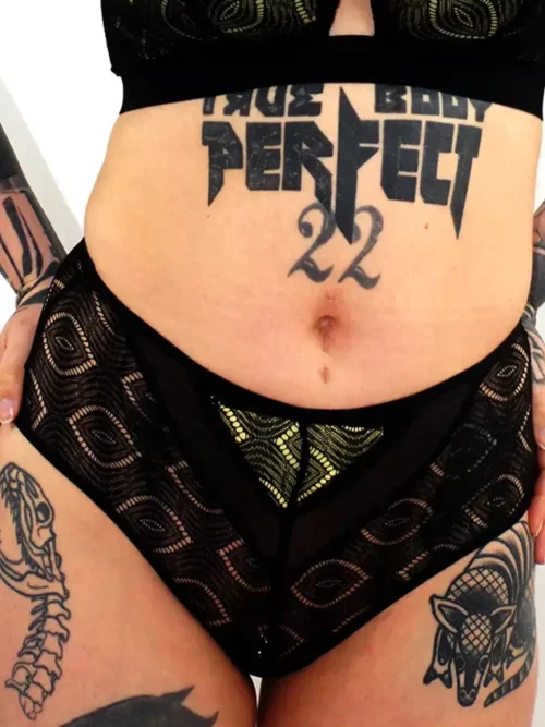 Culotte haute noire en dentelle kate avec coque jaune