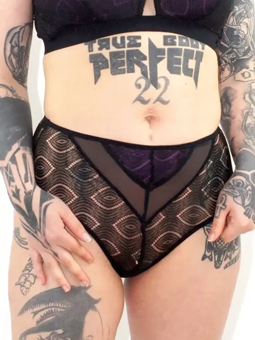 Culotte haute noire en dentelle kate noire et coque violette