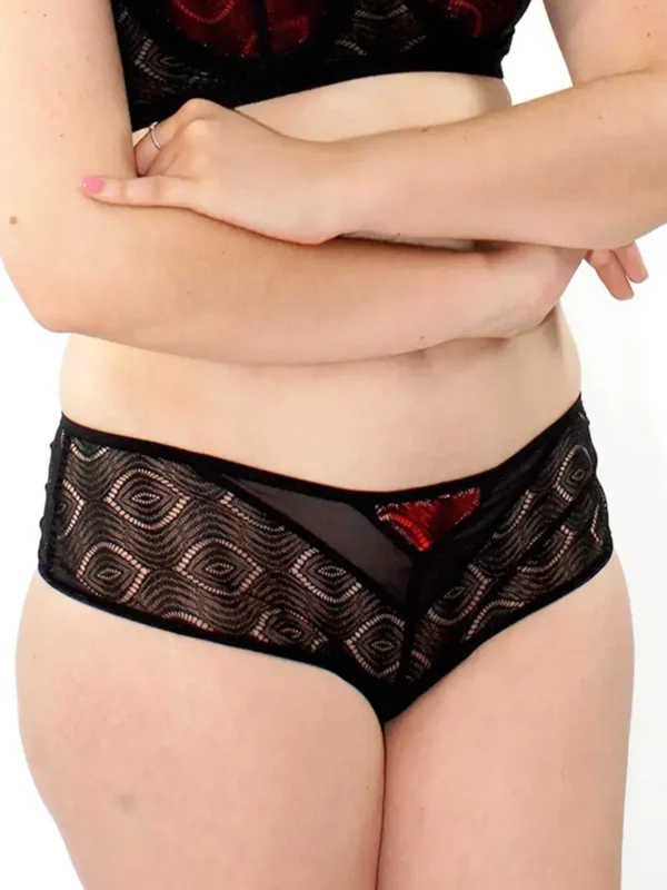 Shorty noir en dentelle kate et coque rouge